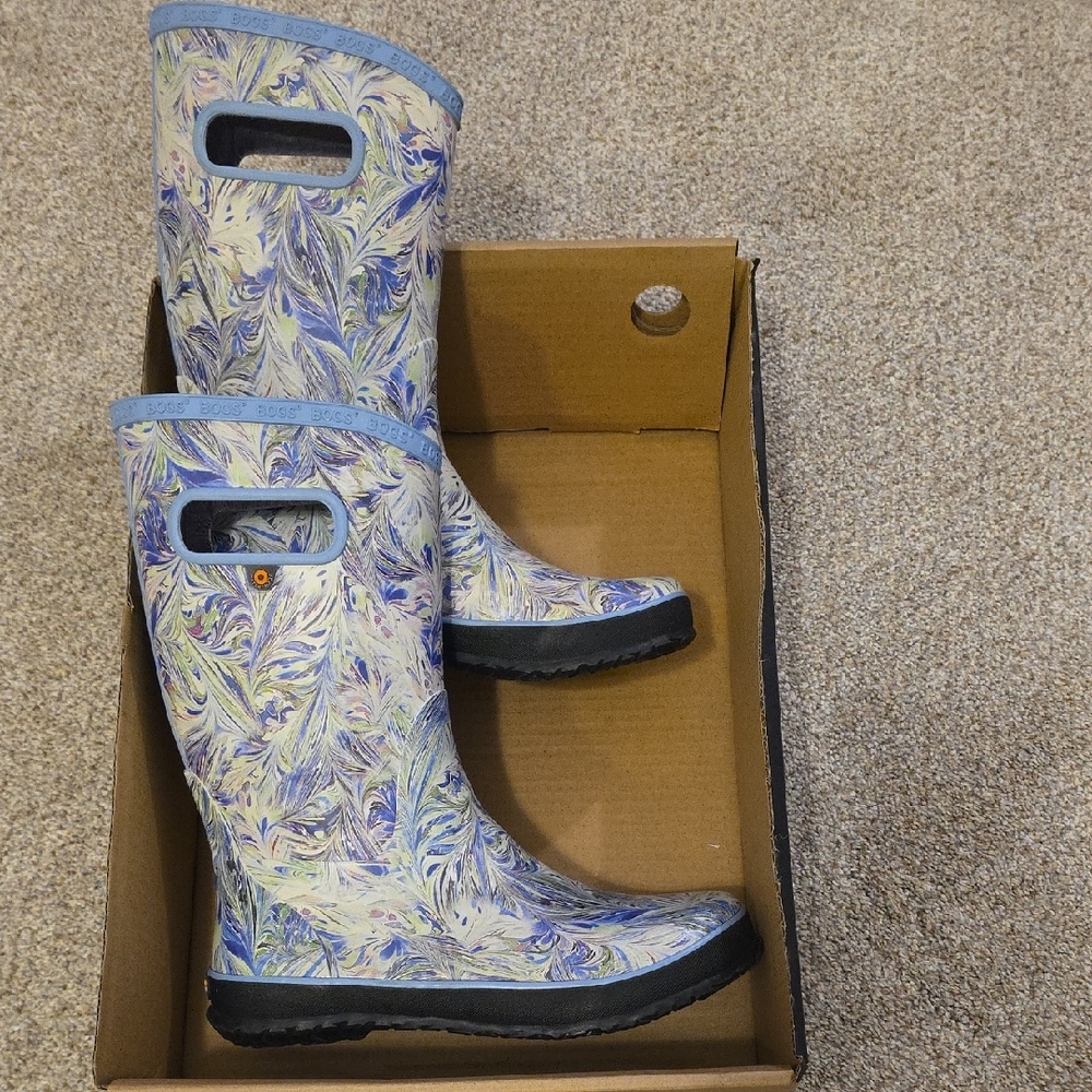 Bogs Women's Blue and Purple Patterned Rain Boots